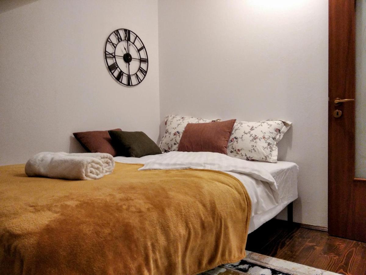 Lovely Central Apartment Брашов Экстерьер фото