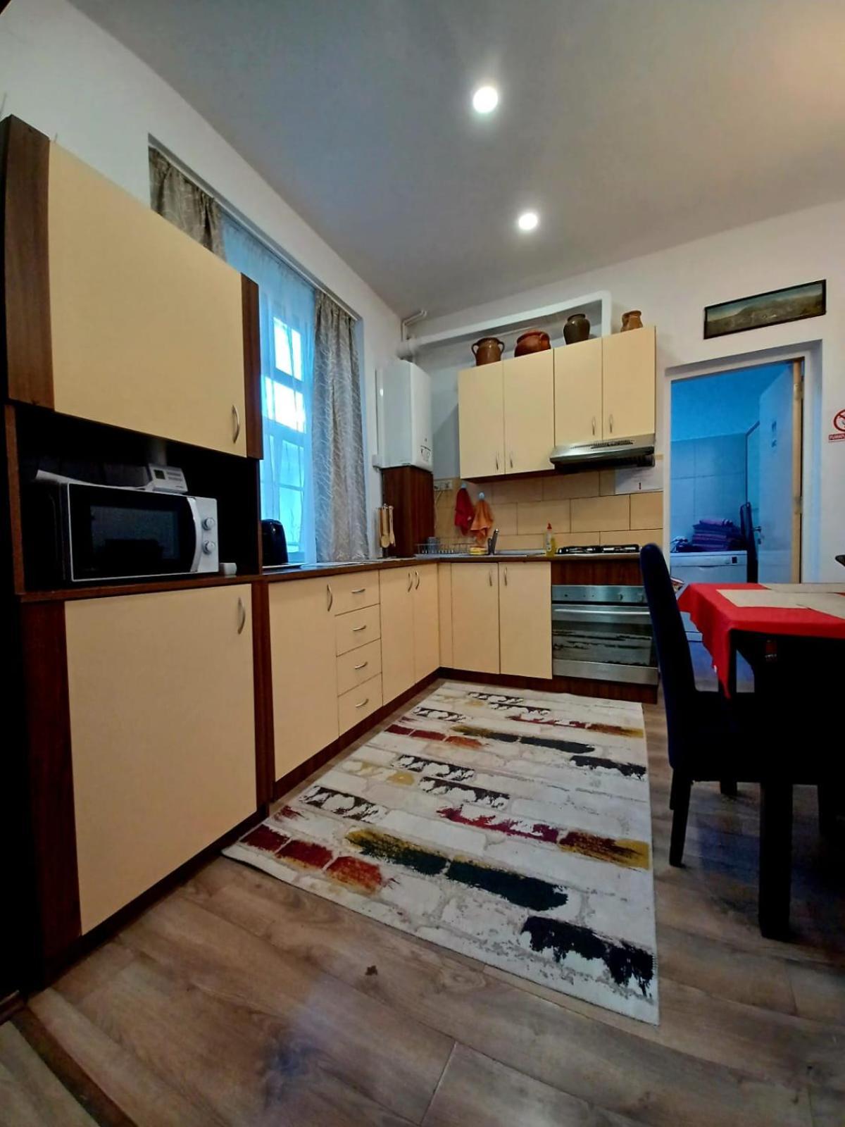 Lovely Central Apartment Брашов Экстерьер фото